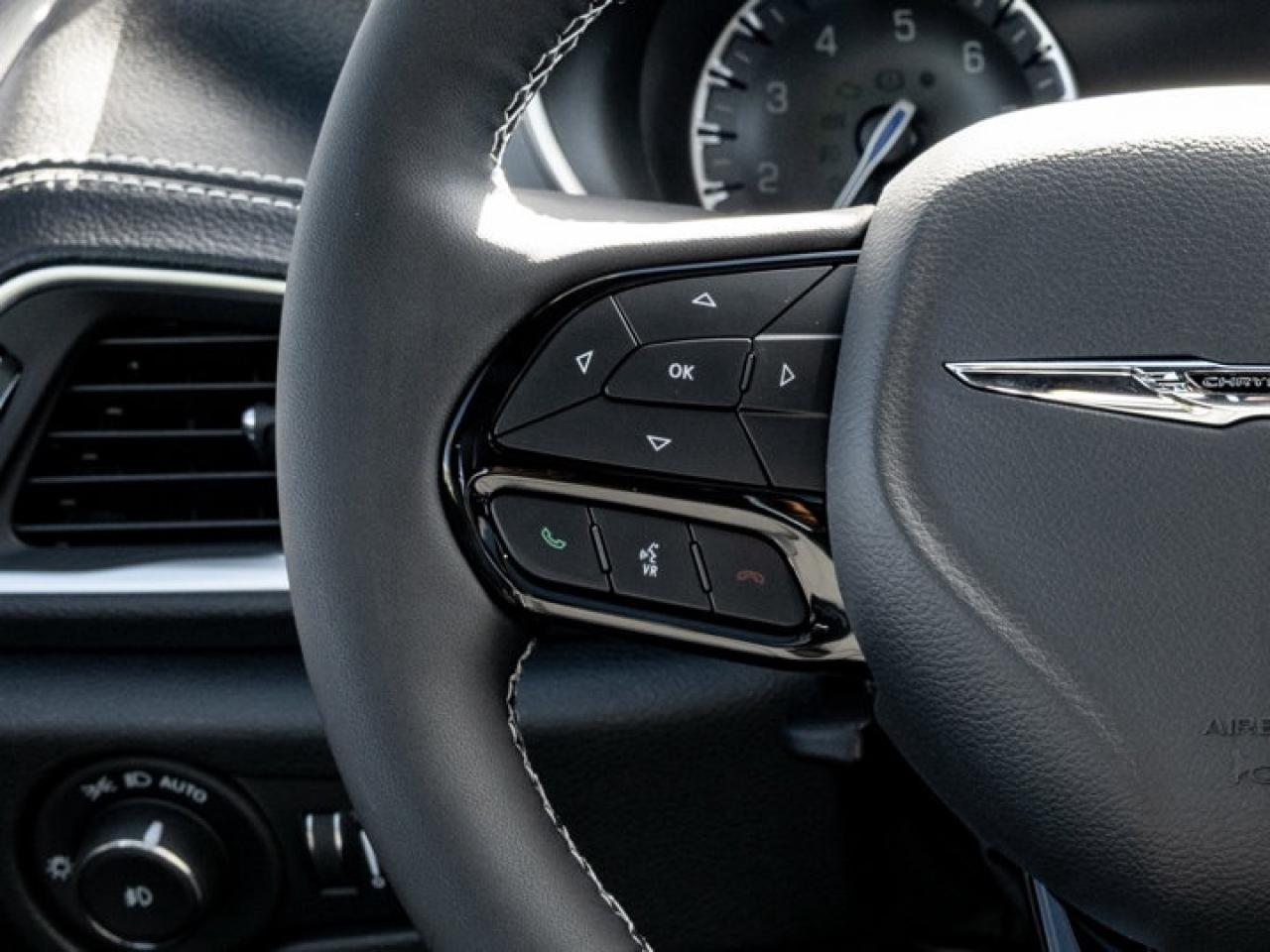 2026 Chrysler Pacifica Limited Photo