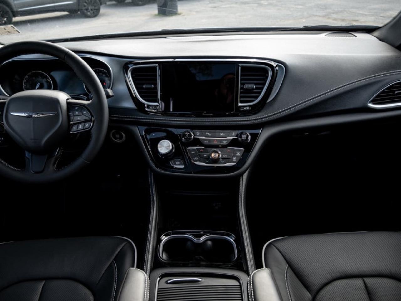 2026 Chrysler Pacifica Limited Photo