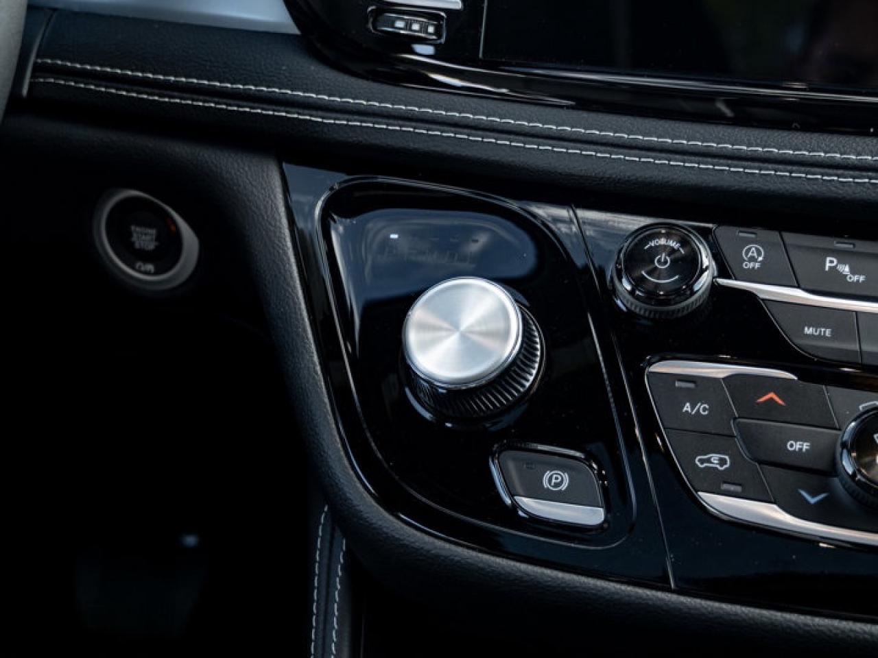 2026 Chrysler Pacifica Limited Photo