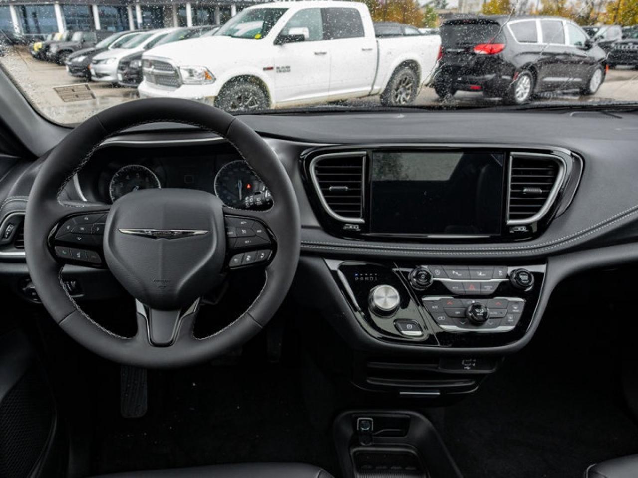 2026 Chrysler Pacifica Select Photo2