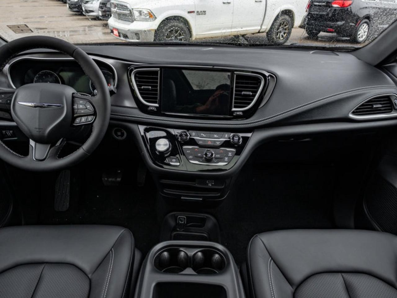 2026 Chrysler Pacifica Select Photo