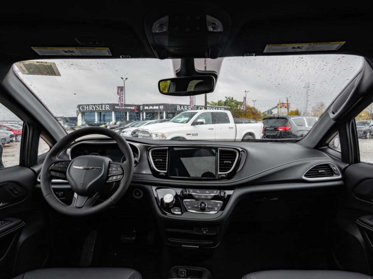 2026 Chrysler Pacifica Select Photo