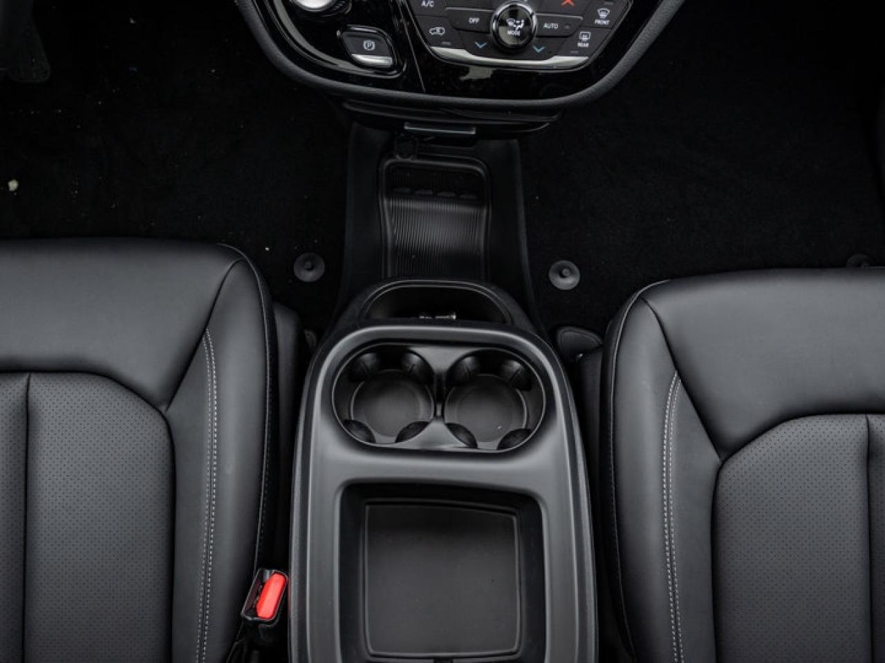 2026 Chrysler Pacifica Select Photo