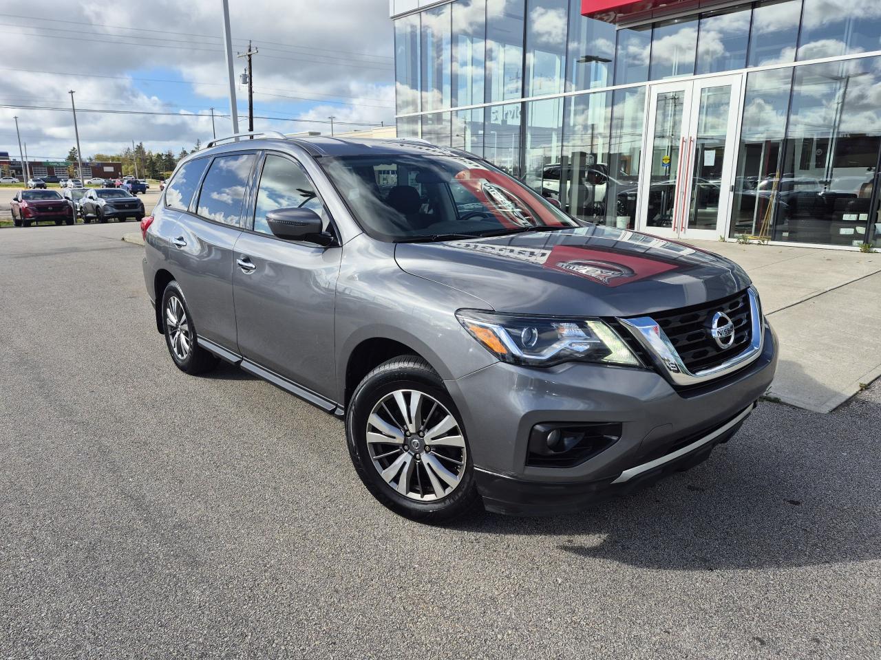 2018 Nissan Pathfinder SV