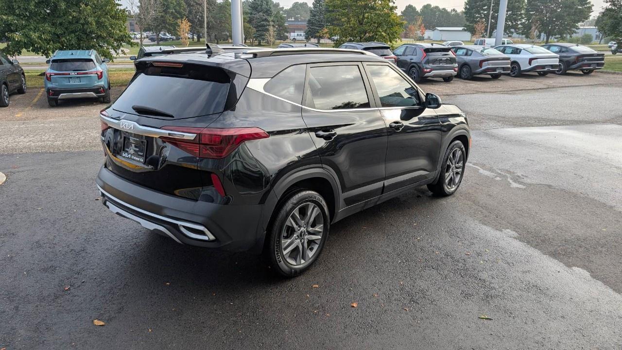 2023 Kia Seltos EX FWD Photo4