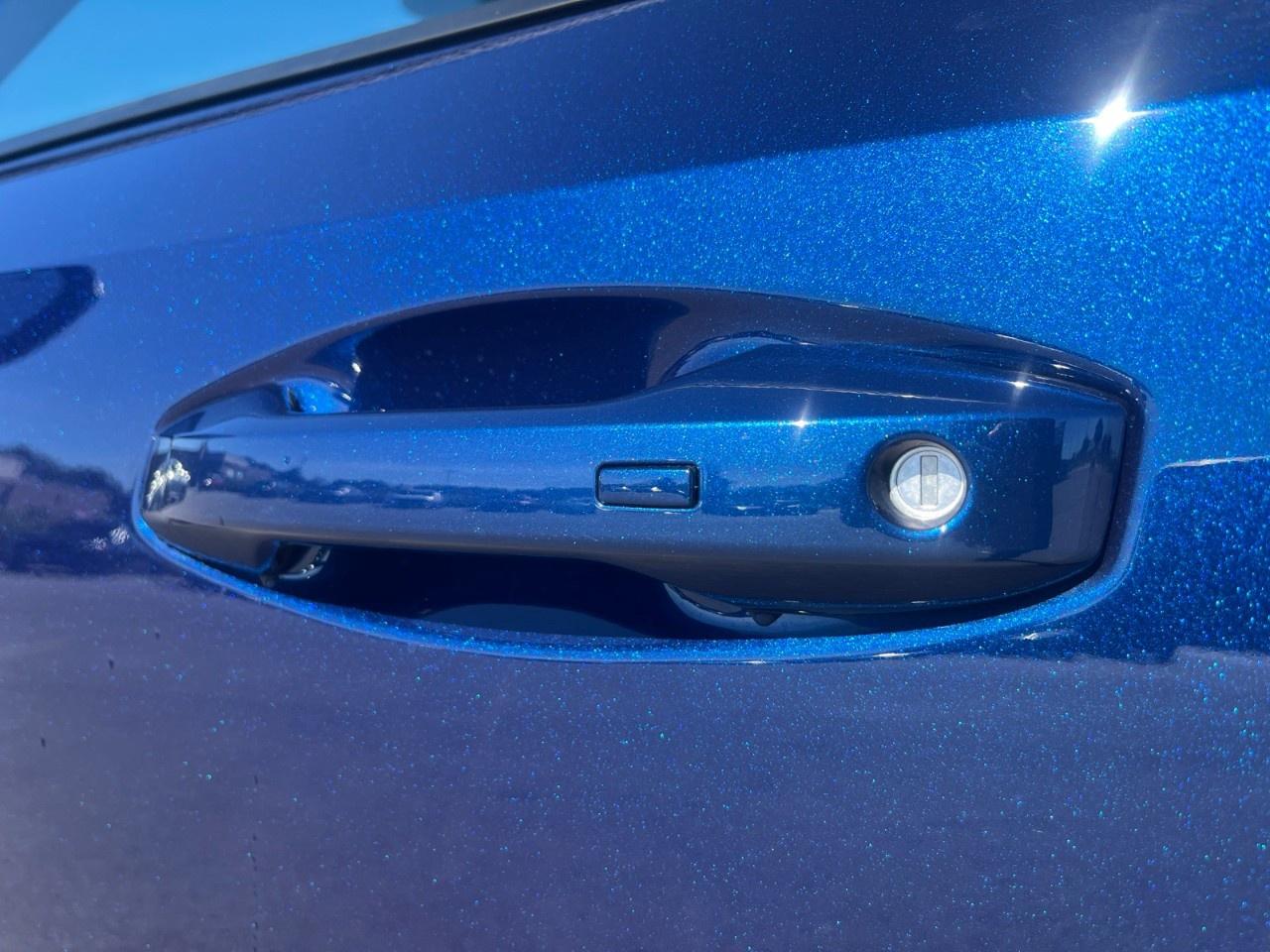 2026 Nissan Kicks SR AWD Photo3