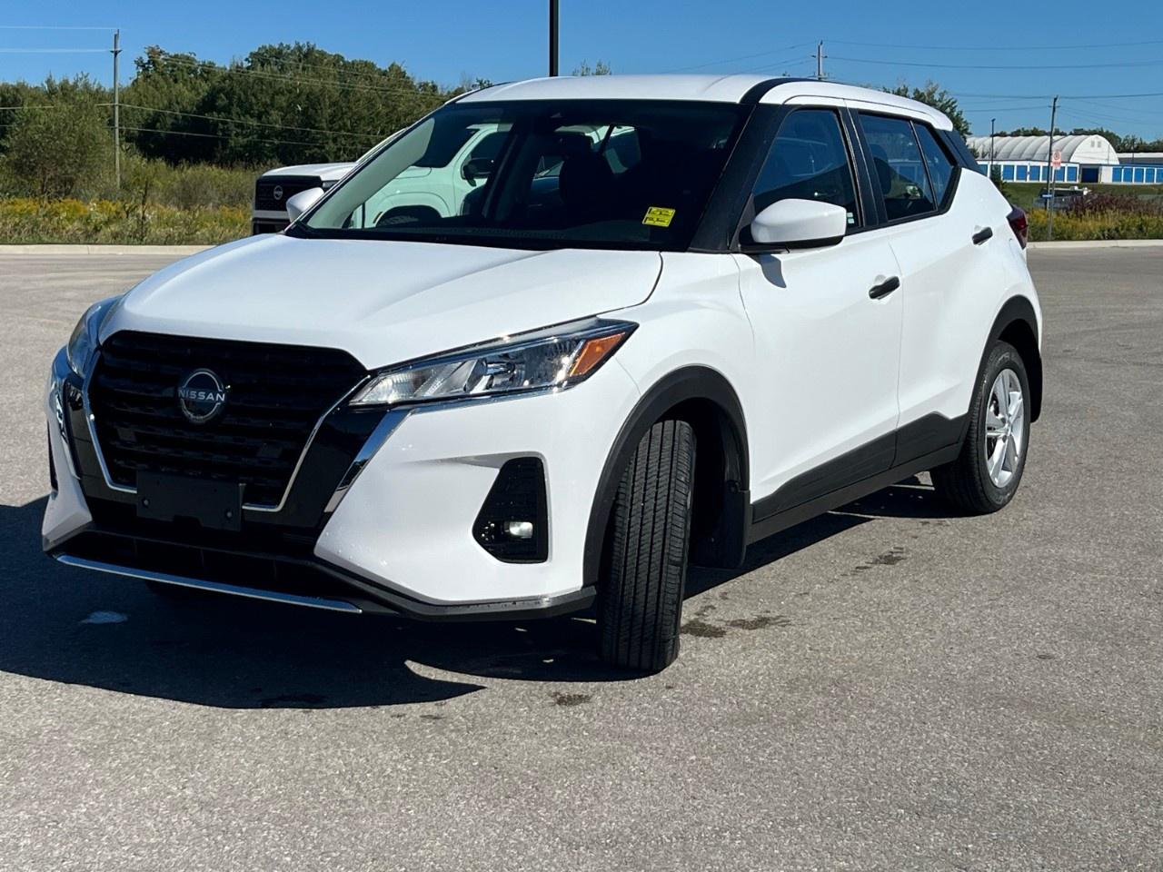 2025 Nissan Kicks Play S FWD Photo2