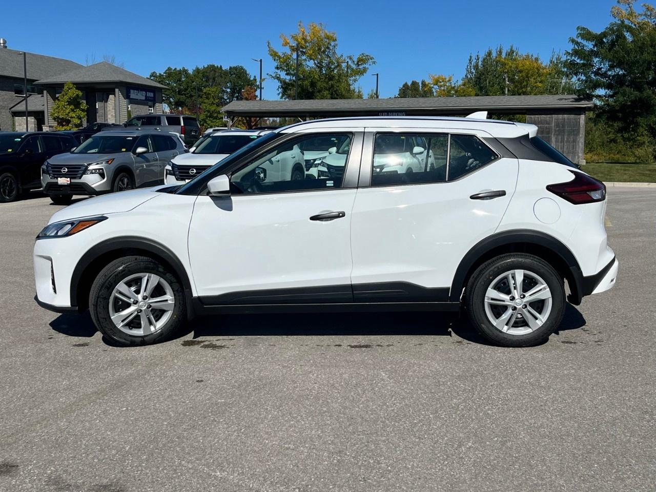 2025 Nissan Kicks Play S FWD Photo3