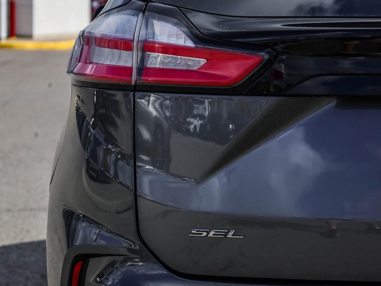 2023 Ford Edge SEL Photo