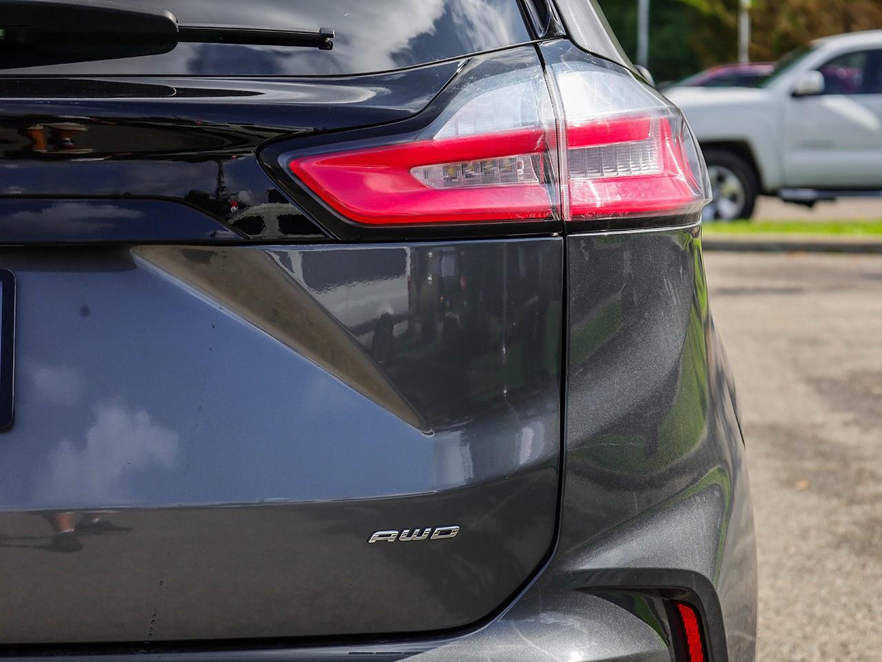 2023 Ford Edge SEL Photo