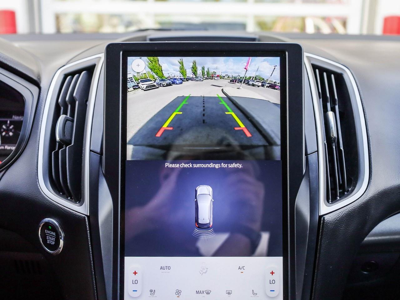 2023 Ford Edge SEL Photo