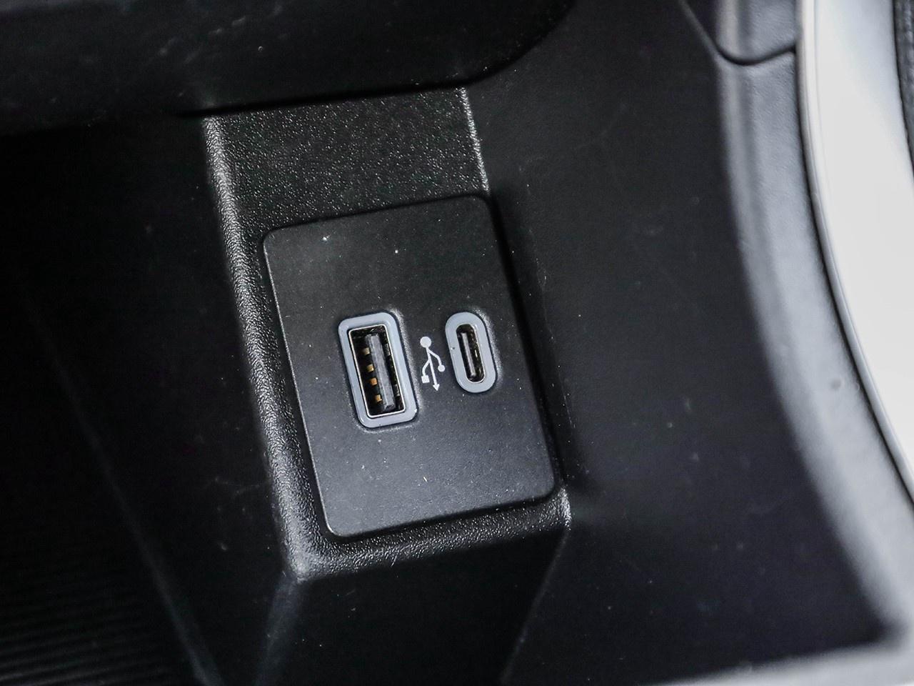 2023 Ford Edge SEL Photo