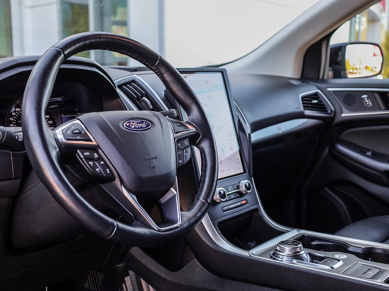 2023 Ford Edge SEL Photo