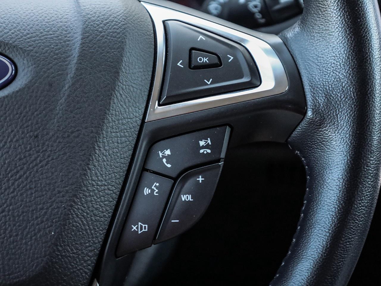 2023 Ford Edge SEL Photo