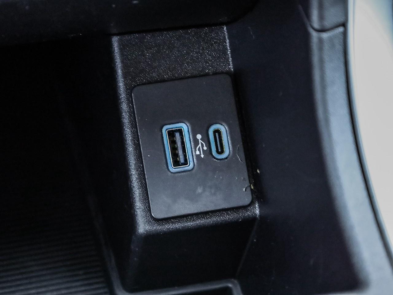 2023 Ford Edge SEL Photo