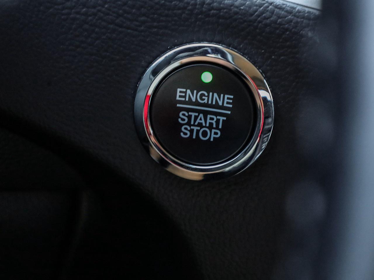 2023 Ford Edge SEL Photo