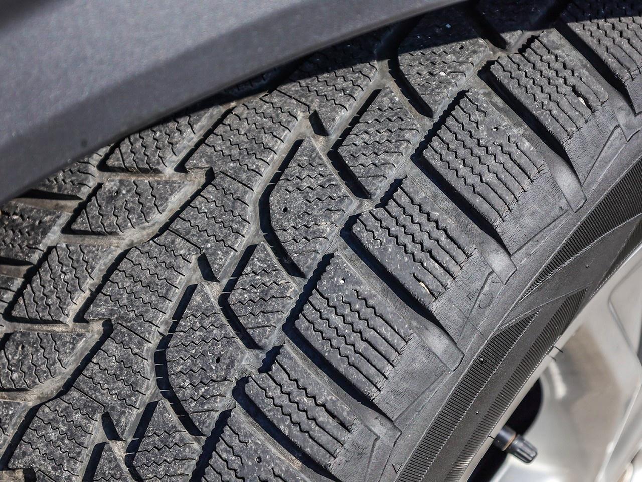 2023 Ford Explorer LIMITED Photo