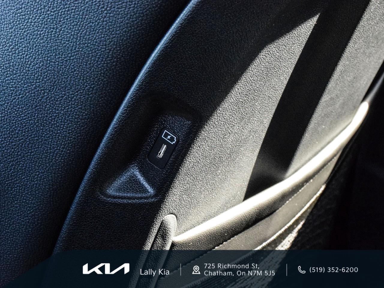 2026 Kia Sorento Hybrid SX 2026 Kia Sorento Hybrid EX | Dealership Demo | Qualifies for New Incentives Photo