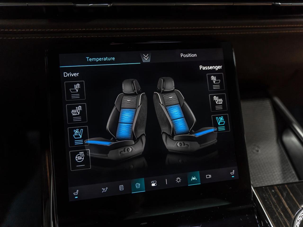 2025 Cadillac Escalade PREMIUM LUXURY|NO LUX TAX|24INCH|7PASSENGER Photo