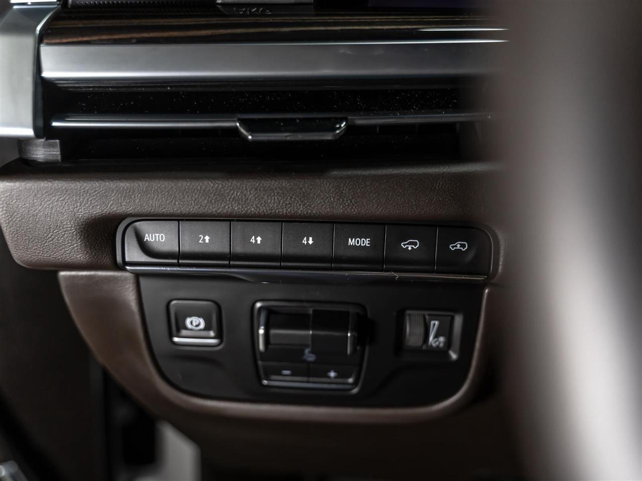 2025 Cadillac Escalade PREMIUM LUXURY|NO LUX TAX|24INCH|7PASSENGER Photo