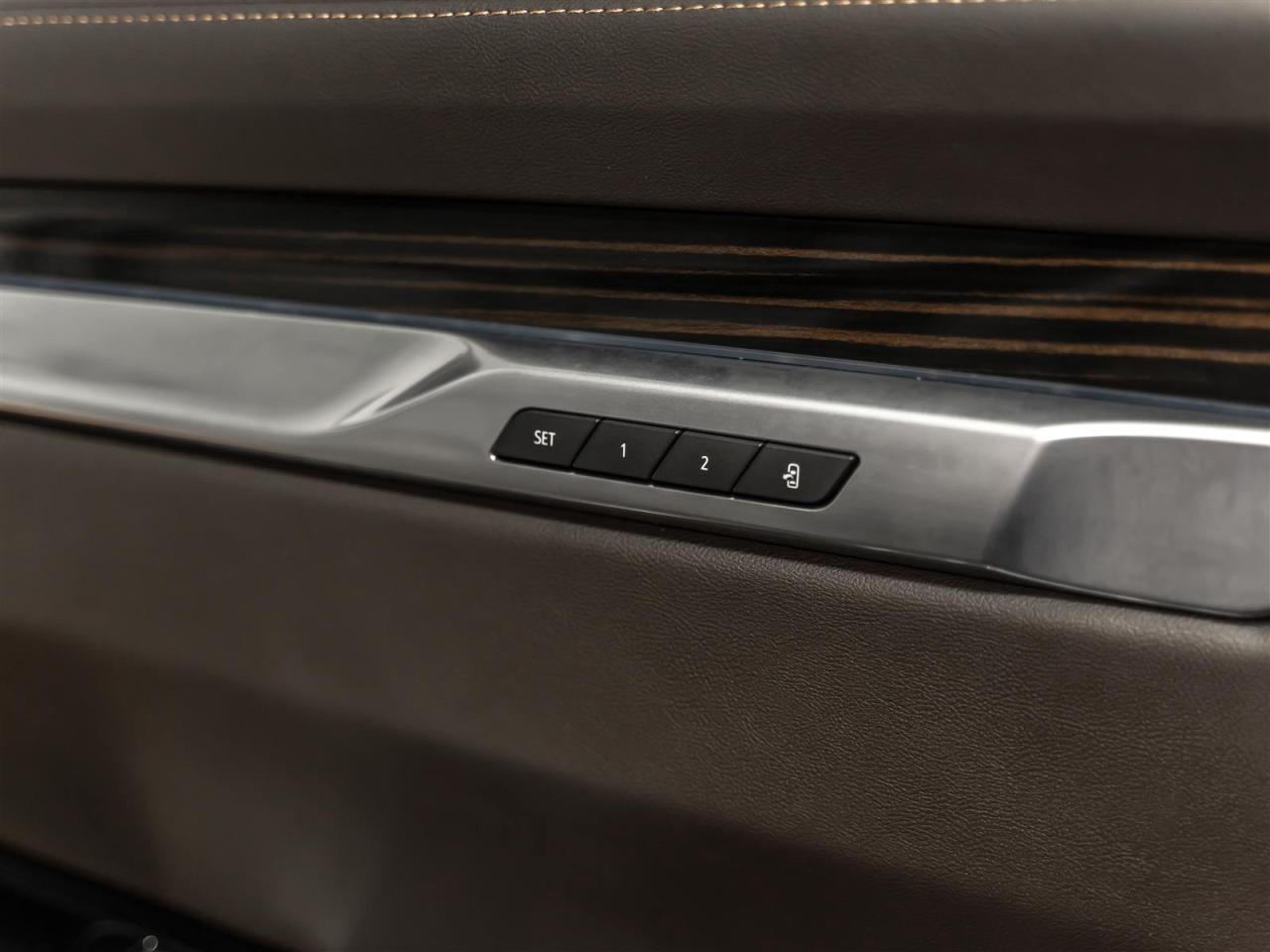 2025 Cadillac Escalade PREMIUM LUXURY|NO LUX TAX|24INCH|7PASSENGER Photo