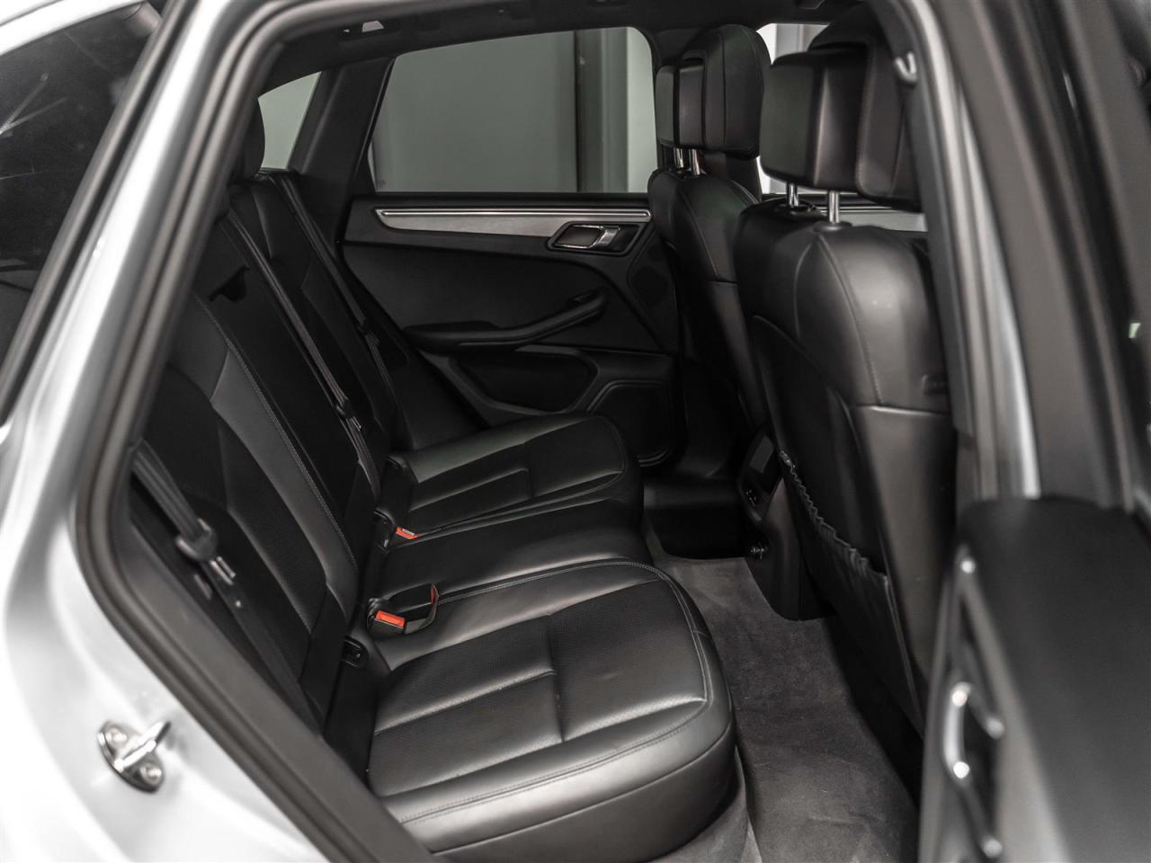 2015 Porsche Macan S|PREMIUM PKG|NAVI|REARCAM|PANO|COOLED SEATS Photo