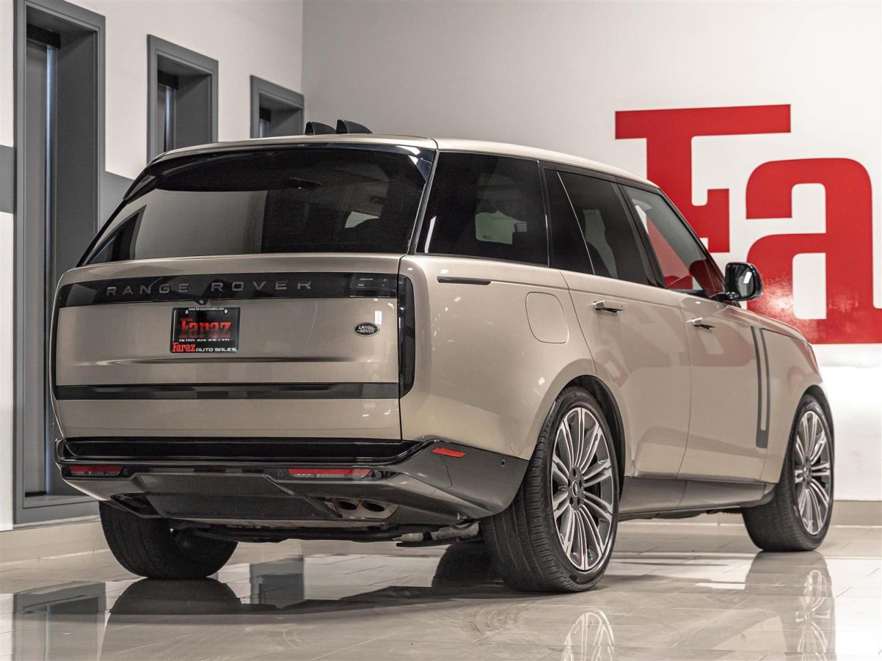 2023 Land Rover Range Rover SE|P530|TV/DVD|PARK ASSIST|ADAPT CRUISE|23INCH Photo2