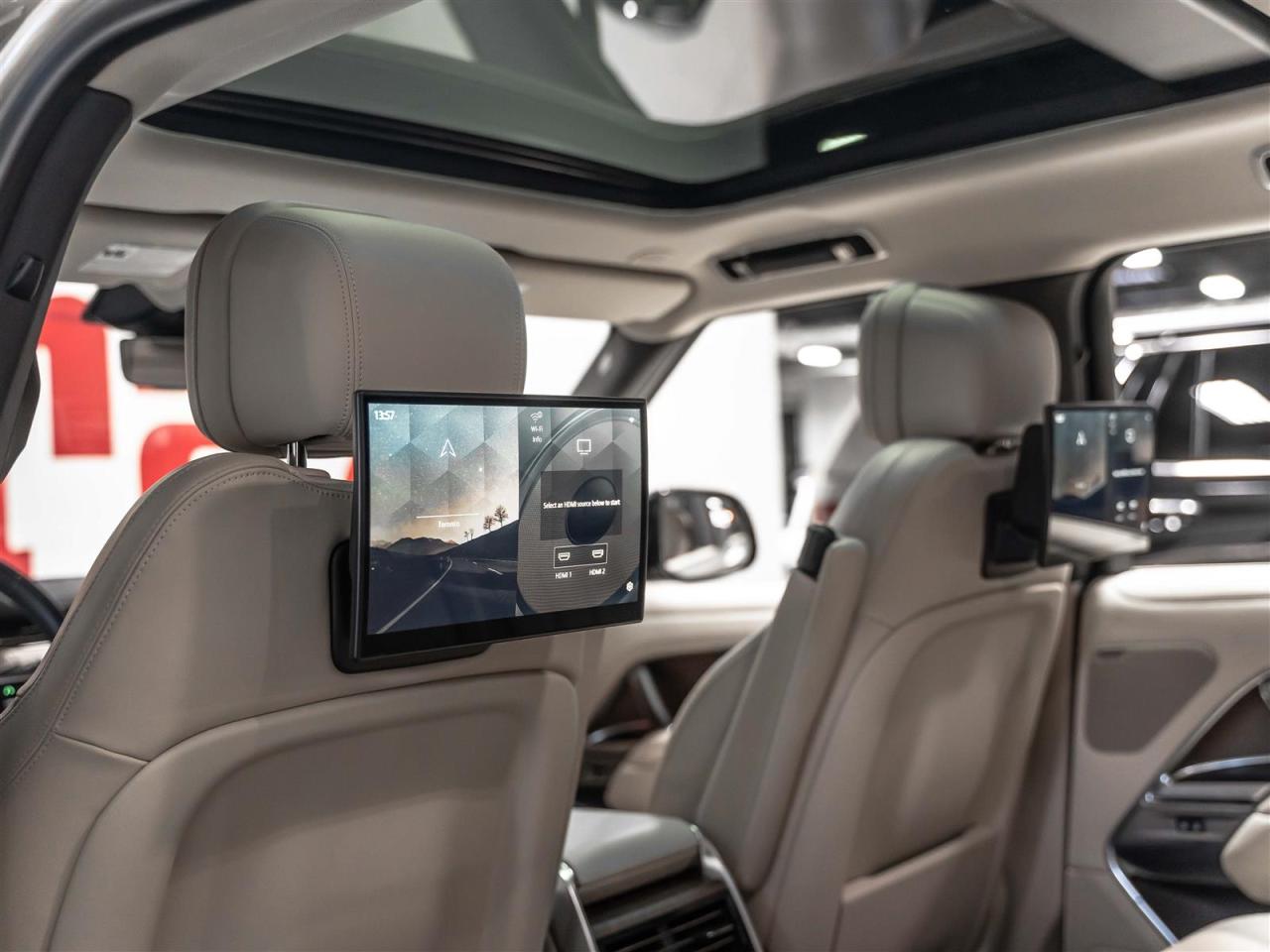 2023 Land Rover Range Rover SE|P530|TV/DVD|PARK ASSIST|ADAPT CRUISE|23INCH Photo