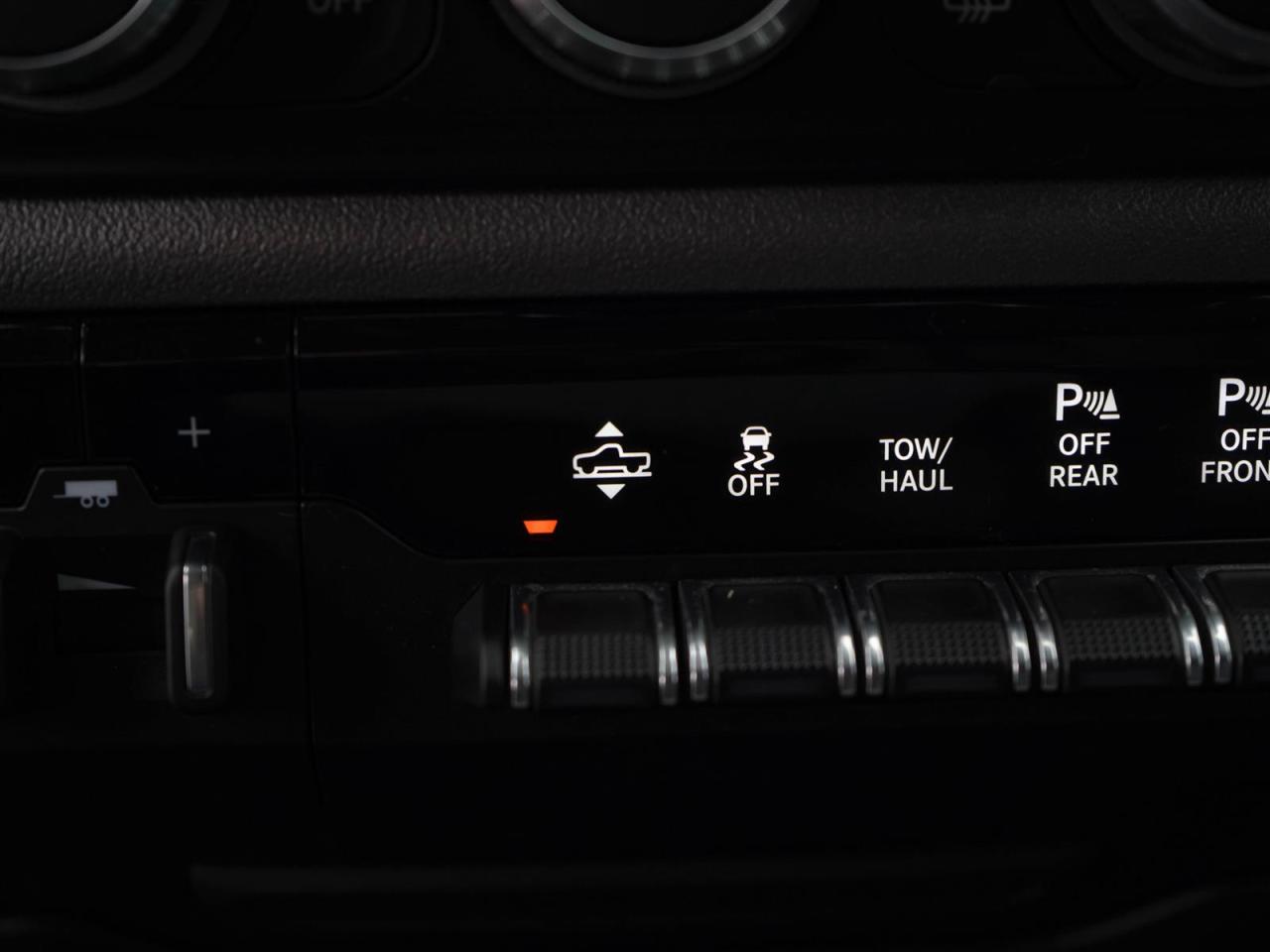 2019 RAM 1500 BIG HORN | V8 4x4 | NEW TIRES AND BRAKES | TOW PKG Photo