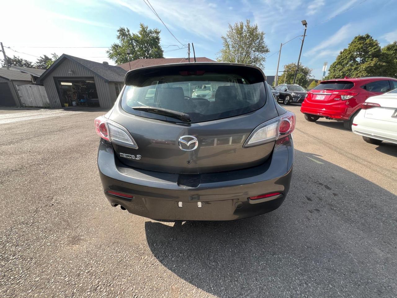 2013 Mazda MAZDA3 I Sport Photo3