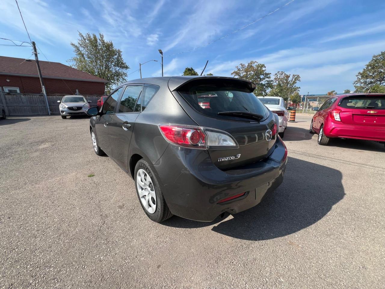 2013 Mazda MAZDA3 I Sport Photo2