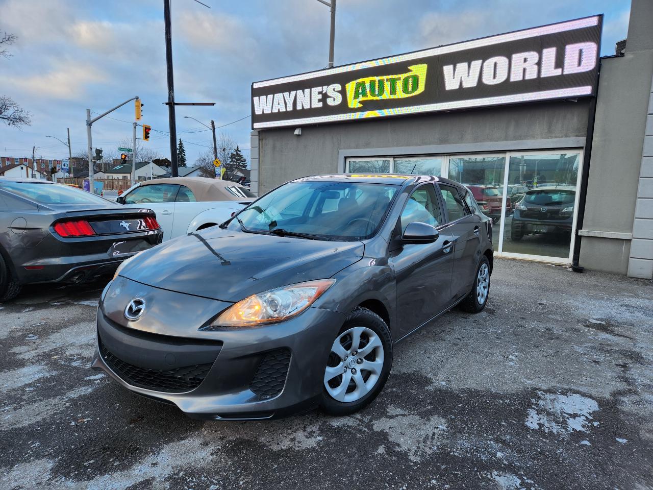 2013 Mazda MAZDA3 I Sport Photo