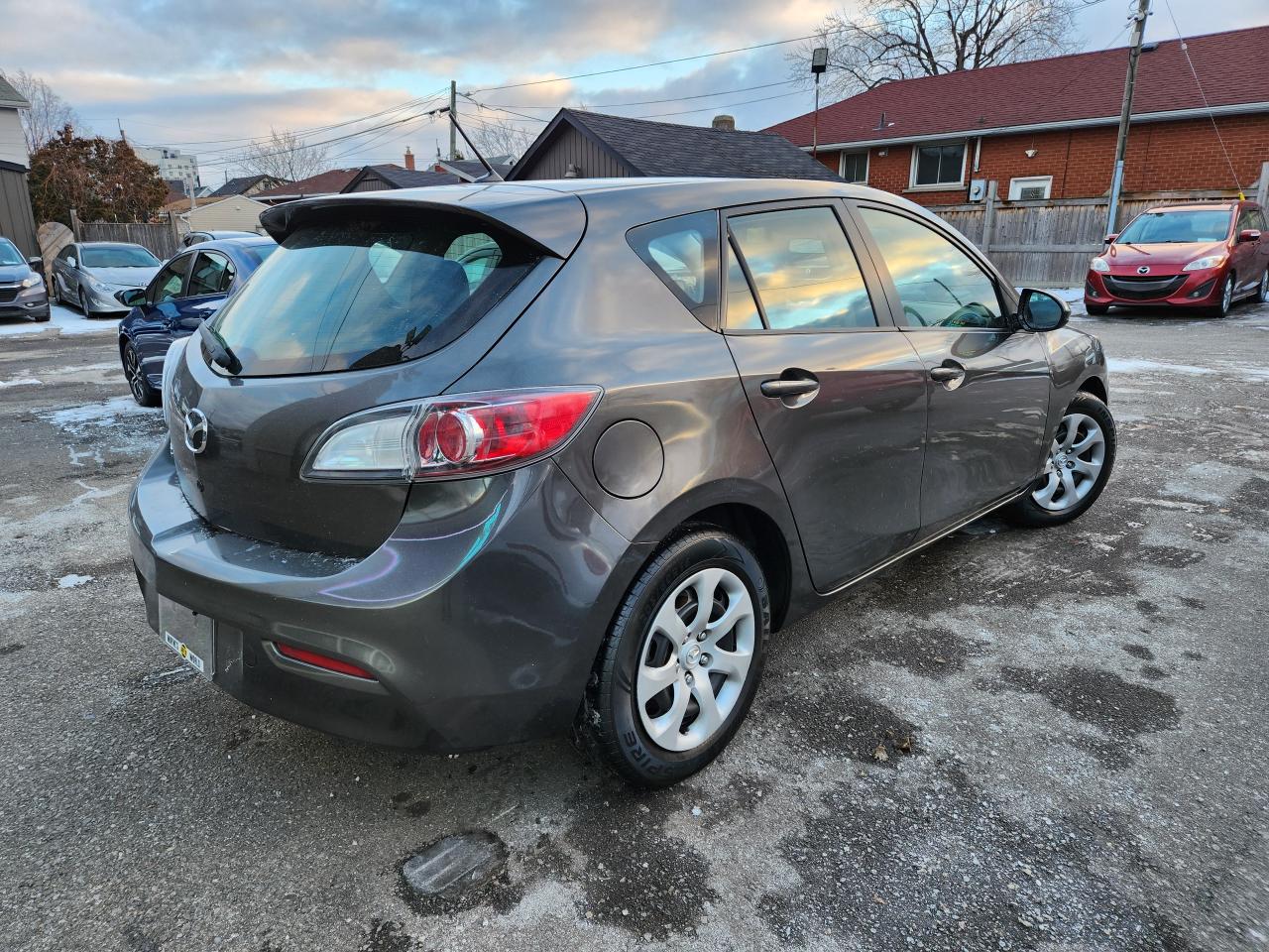 2013 Mazda MAZDA3 I Sport Photo