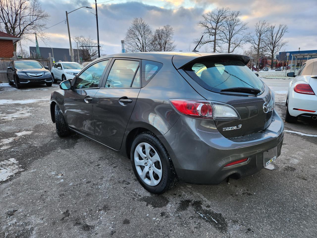 2013 Mazda MAZDA3 I Sport Photo