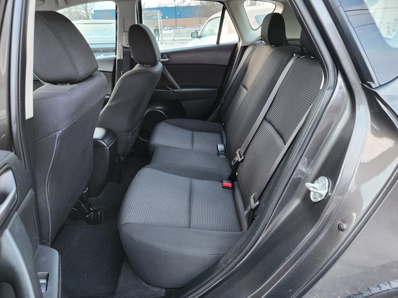 2013 Mazda MAZDA3 I Sport Photo