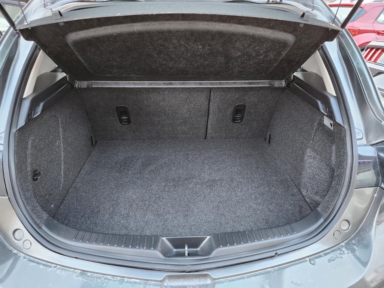 2013 Mazda MAZDA3 I Sport Photo