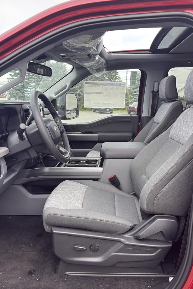 2026 Ford SUPERDUTY F-250® XLT Photo3