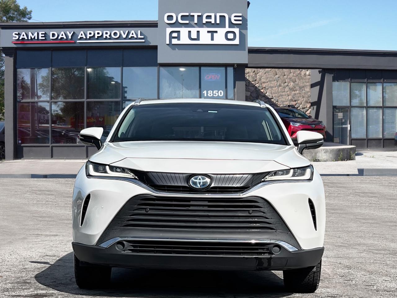 2022 Toyota Venza XLE - Photo #2