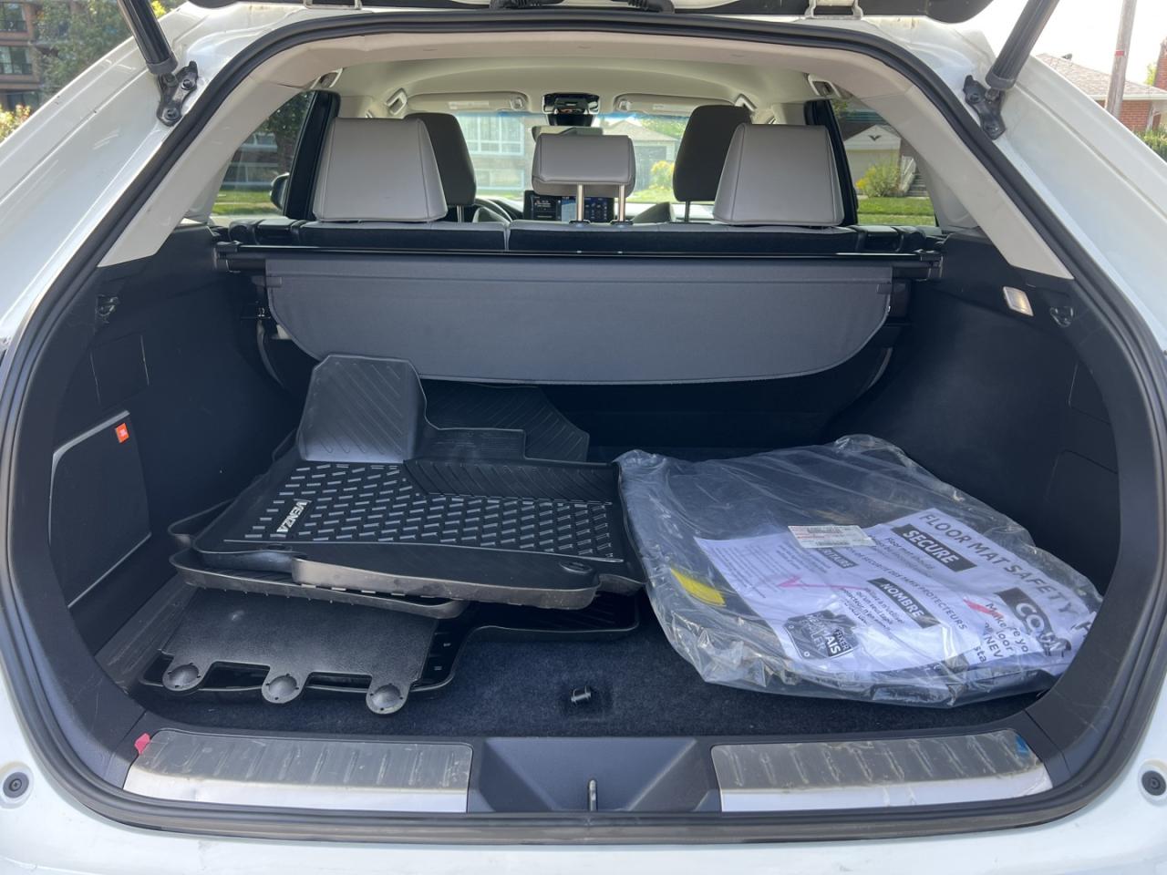 2022 Toyota Venza XLE - Photo #10