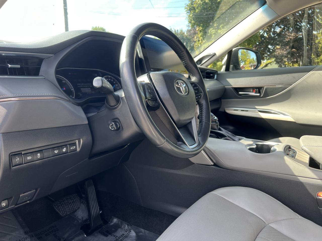 2022 Toyota Venza XLE - Photo #17
