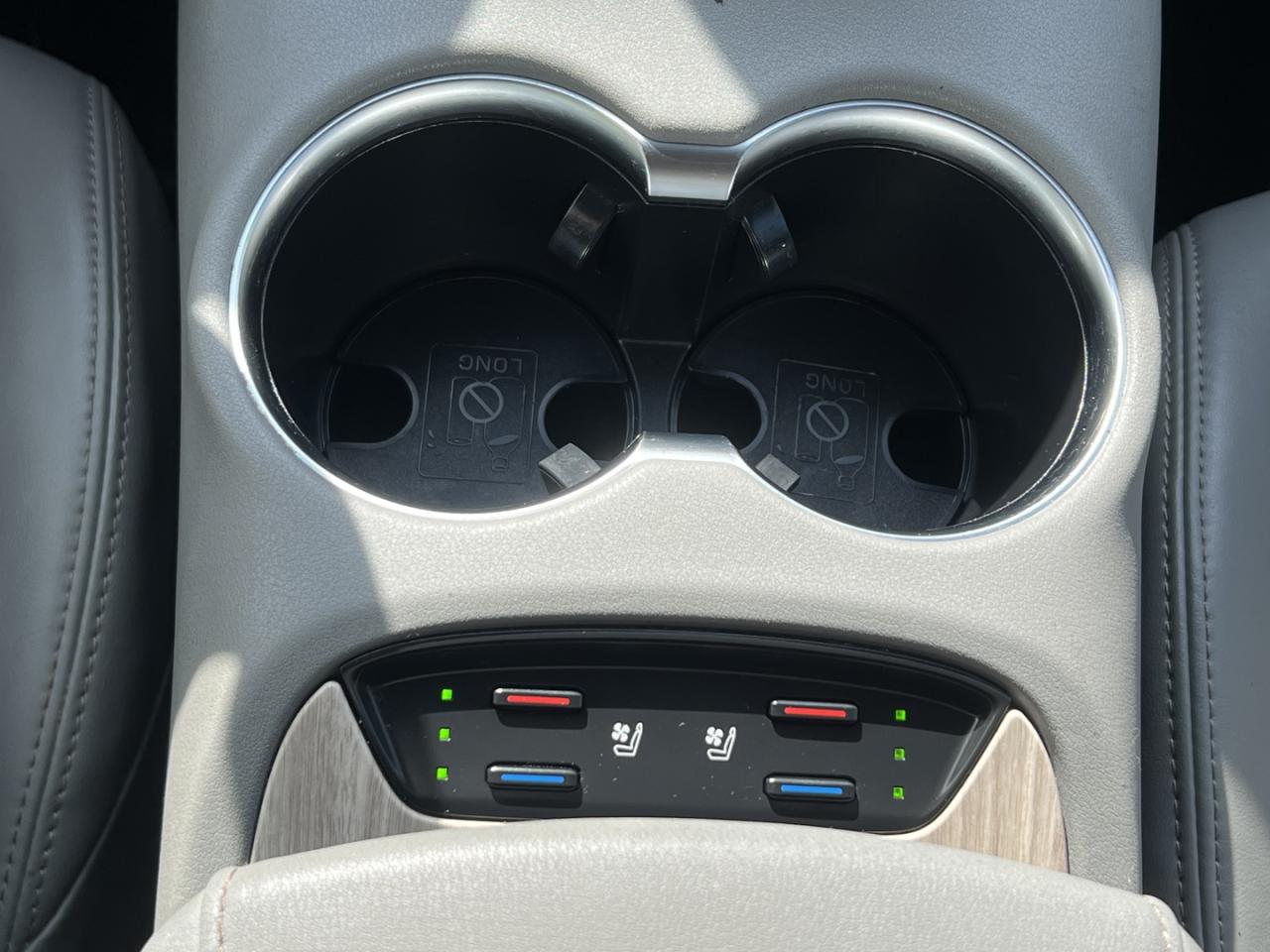 2022 Toyota Venza XLE - Photo #24