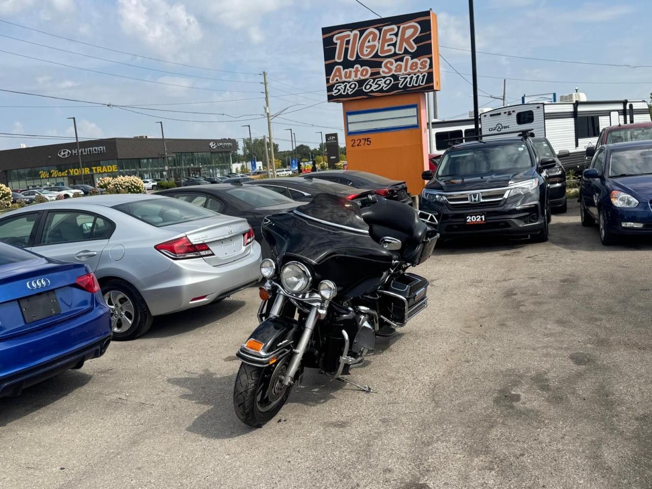 Used 2004 Harley-Davidson Electra Glide ULTRA CLASSIC, EXHAUST, LIGHT DAMAGE, AS IS for sale in London, ON