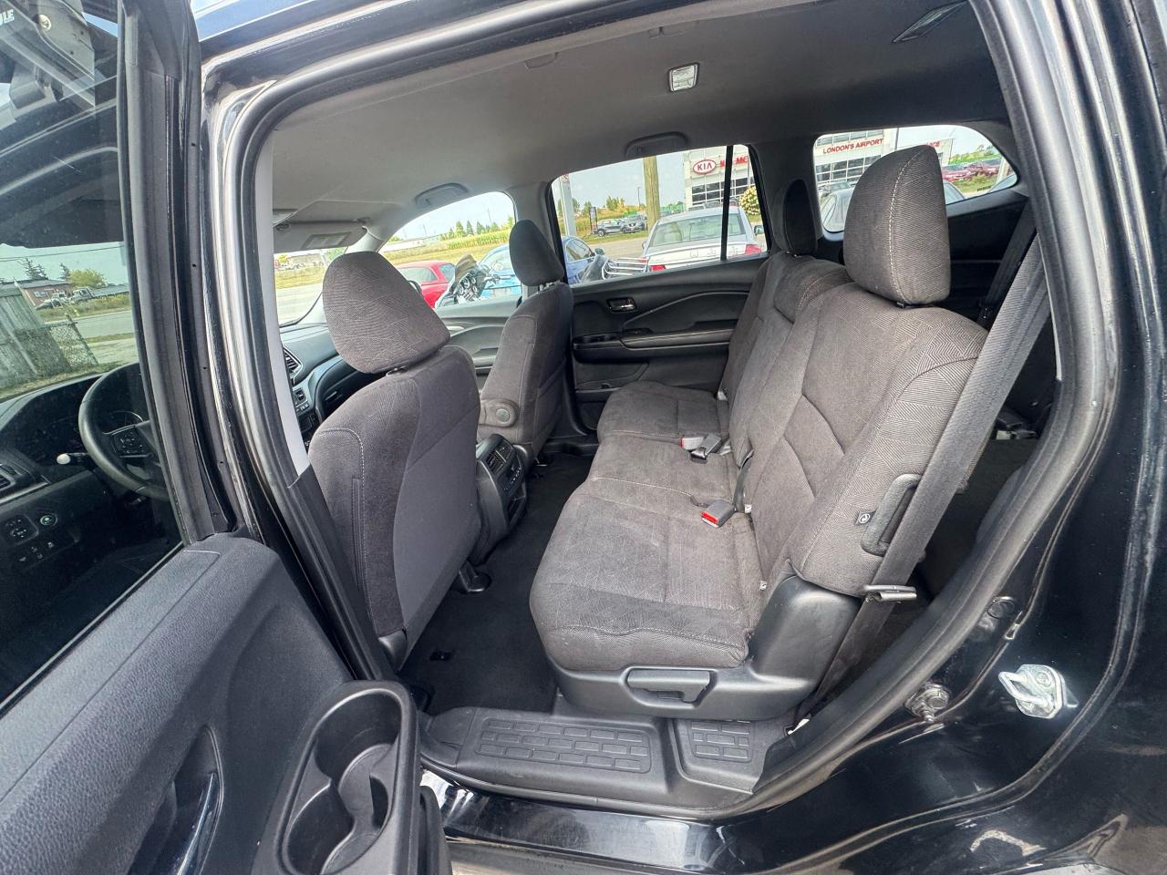 2021 Honda Pilot LX, AWD, ONLY 68KMS, ROOF RACK, 8 PASSENGER, CERT - Photo #12