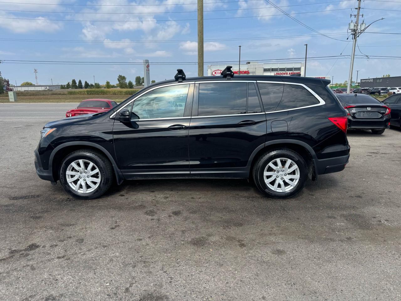 2021 Honda Pilot LX, AWD, ONLY 68KMS, ROOF RACK, 8 PASSENGER, CERT - Photo #2