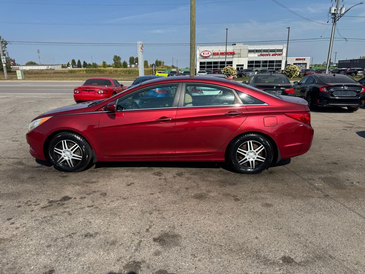 2011 Hyundai Sonata GL, AUTO, NEW ENGINE, 2 SETS OF WHEELS, CERTIFIED - Photo #2
