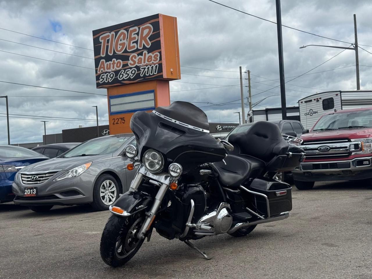 Used 2016 Harley-Davidson Ultra Classic Electra Glide 103CI, EXHAUST, LIGHT DAMAGE, CLEAN TITLE, AS IS for sale in London, ON
