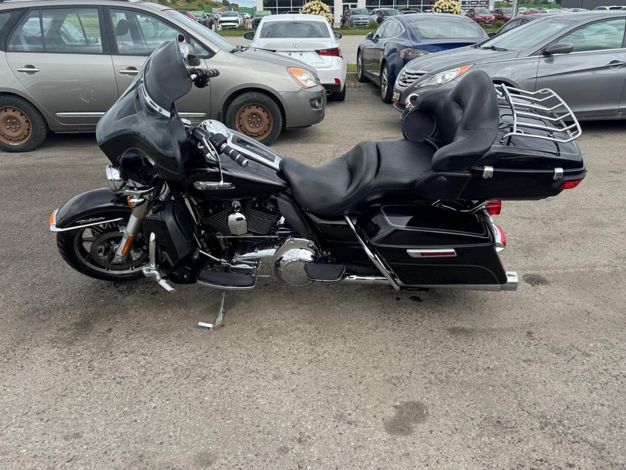 2016 Harley-Davidson Ultra Classic Electra Glide 103CI, EXHAUST, LIGHT DAMAGE, CLEAN TITLE, AS IS - Photo #2