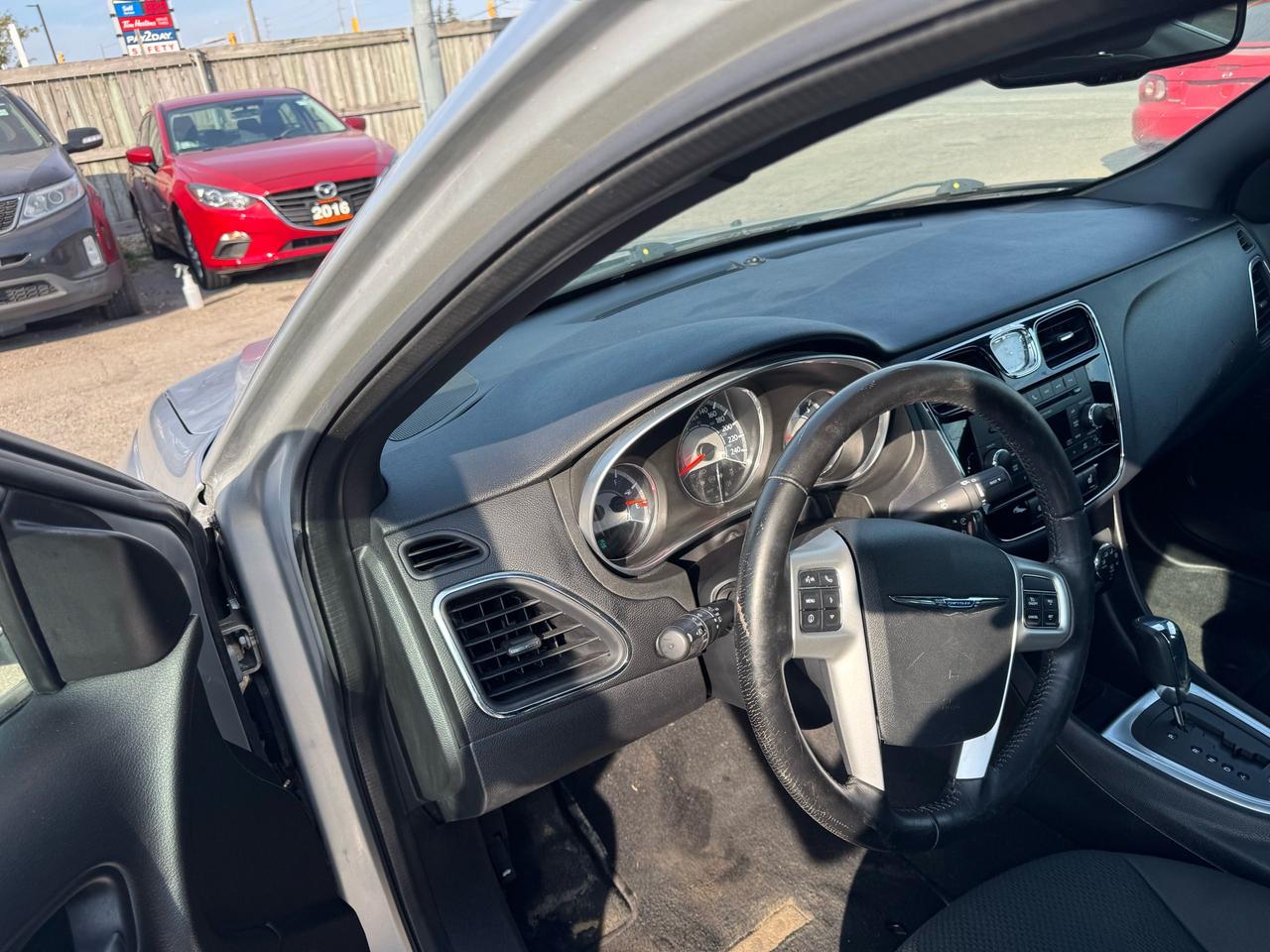 2012 Chrysler 200 TOURING, SEDAN, ONLY 65KMS, ALLOYS, CERTIFIED Photo