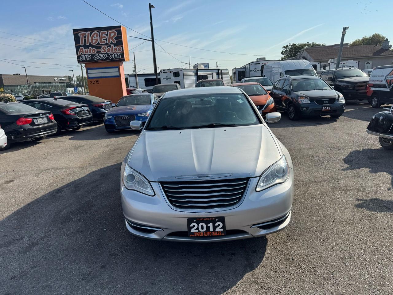 2012 Chrysler 200 TOURING, SEDAN, ONLY 65KMS, ALLOYS, CERTIFIED Photo
