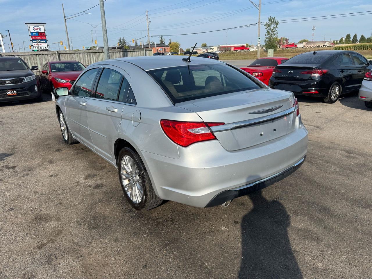 2012 Chrysler 200 TOURING, SEDAN, ONLY 65KMS, ALLOYS, CERTIFIED Photo